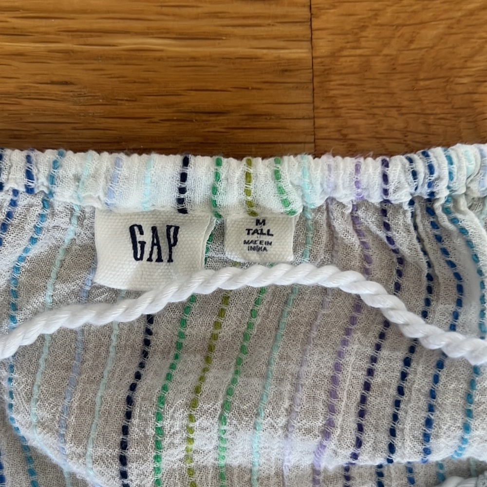 Gap summer beach shirt, medium tall - Picture 2 of 5